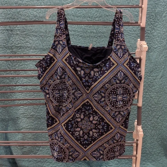 LN Lands' End 22W Tankini Top Wireless Built-in Bra - Picture 1 of 2